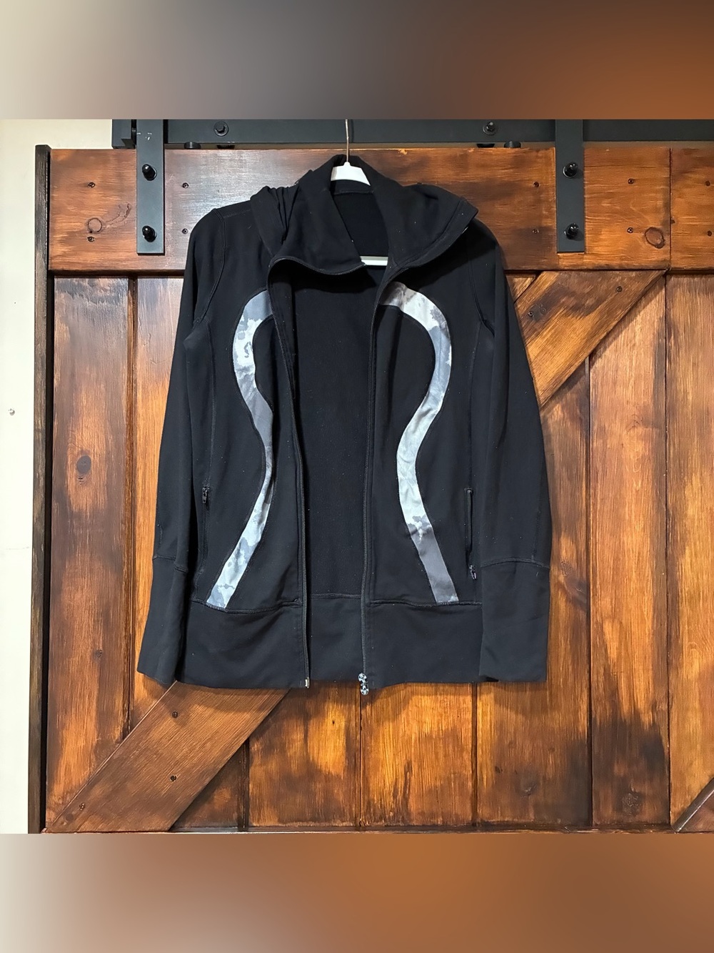 Lululemon black athletic jacket